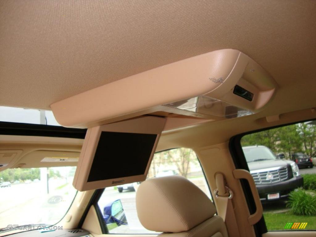 2010 Cadillac Escalade Premium AWD Controls Photo #30169909