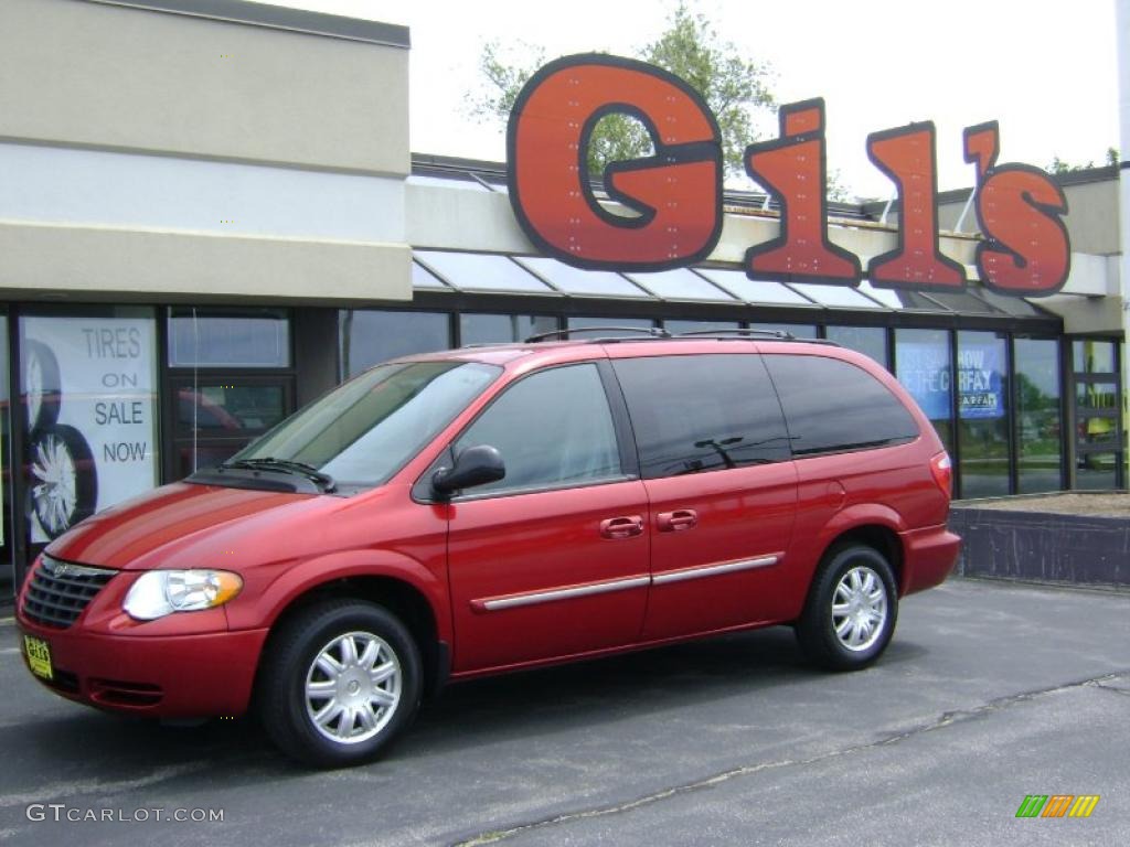 2007 Town & Country Touring - Inferno Red Crystal Pearl / Medium Slate Gray photo #1