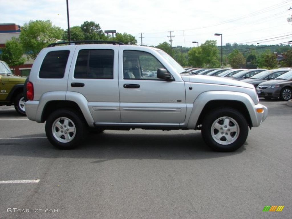 2002 Liberty Limited 4x4 - Bright Silver Metallic / Taupe photo #5