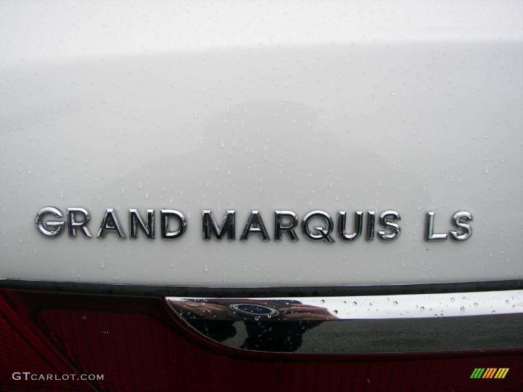 2004 Grand Marquis LS - Vibrant White / Medium Parchment photo #10