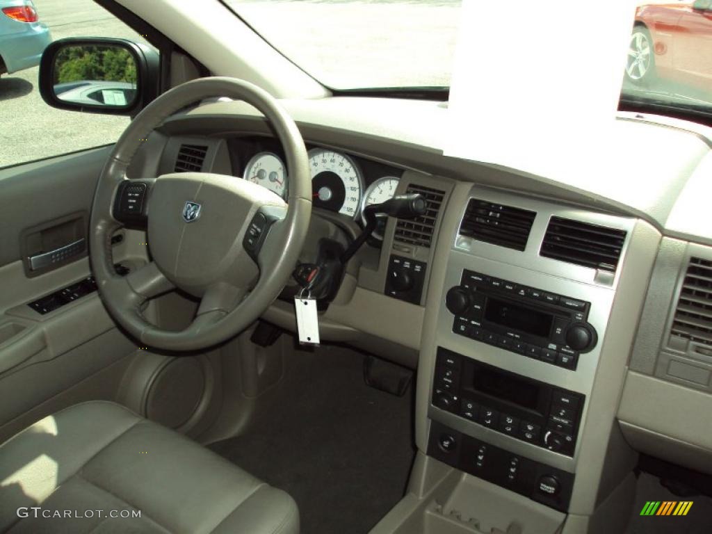 2007 Durango Limited 4x4 - Brilliant Black / Khaki Two-Tone photo #13