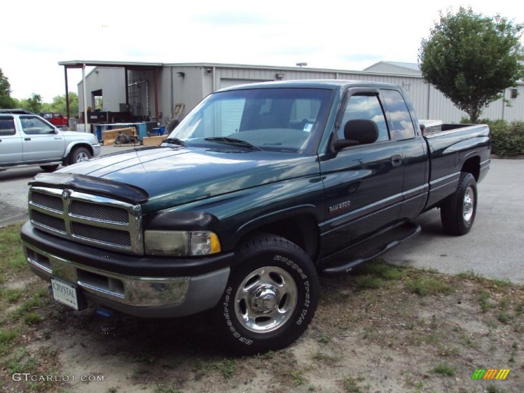 2001 Ram 2500 ST Quad Cab 4x4 - Forest Green Pearl / Agate photo #1