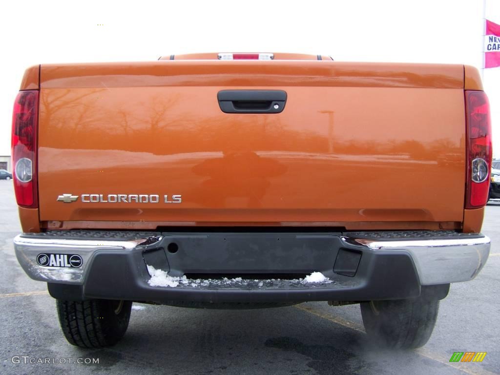 2004 Colorado LS Extended Cab 4x4 - Sunburst Orange Metallic / Very Dark Pewter photo #5