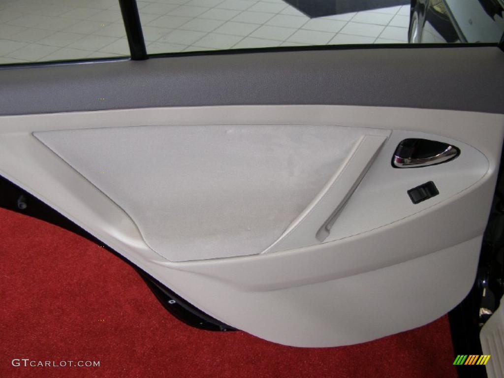 2007 Camry LE - Black / Ash photo #22