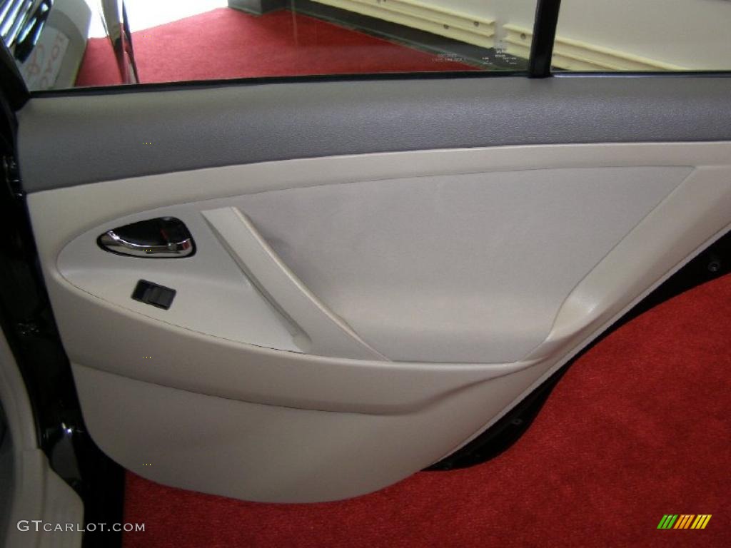 2007 Camry LE - Black / Ash photo #26