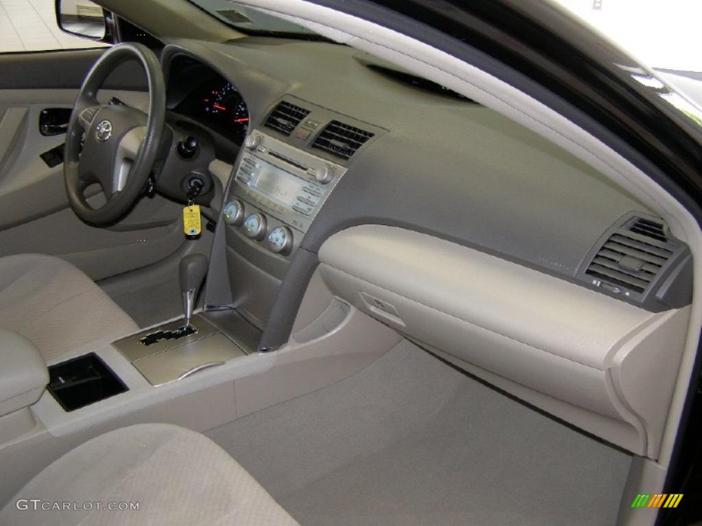 2007 Camry LE - Black / Ash photo #29