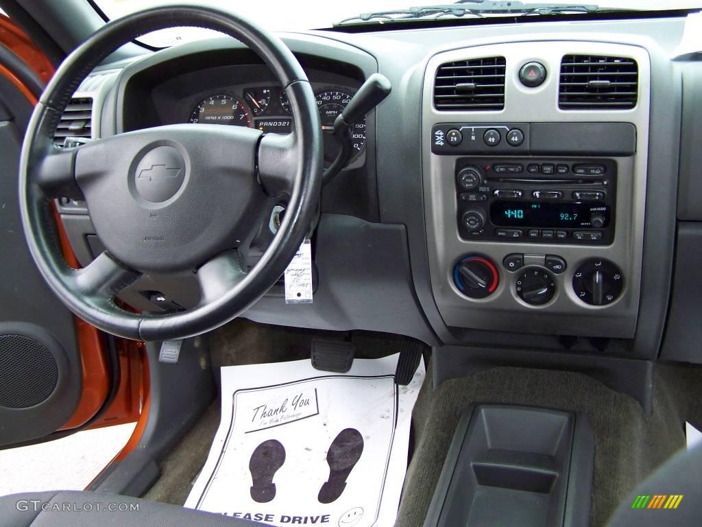 2004 Colorado LS Extended Cab 4x4 - Sunburst Orange Metallic / Very Dark Pewter photo #13