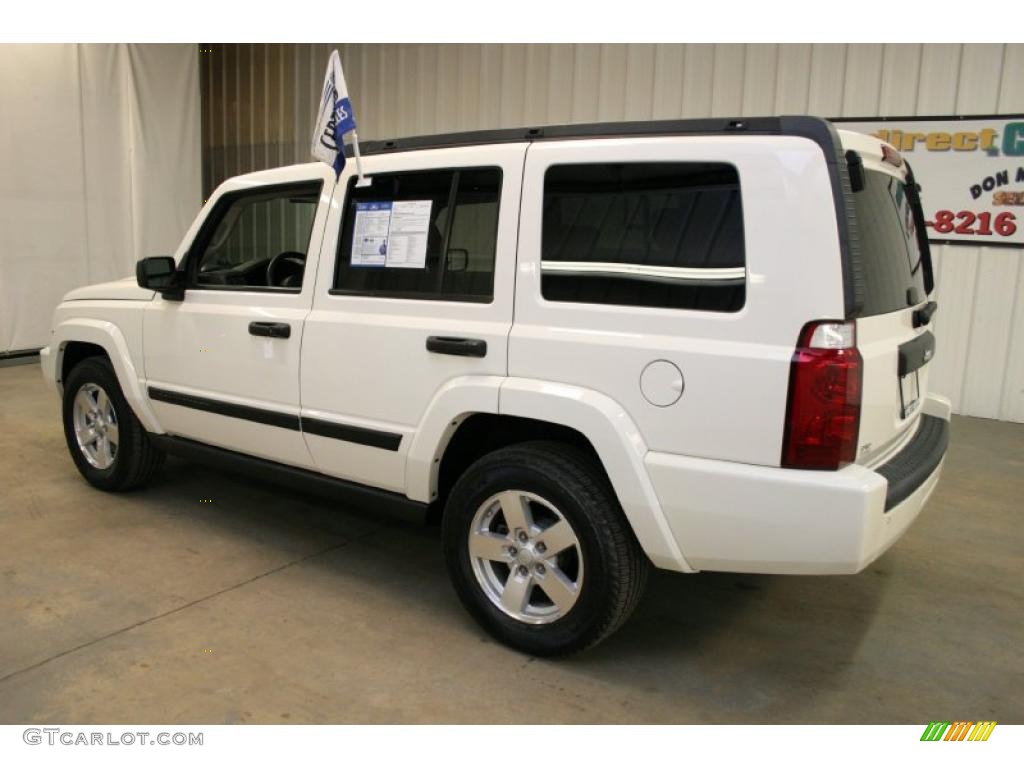 2006 Commander  - Stone White / Khaki photo #7