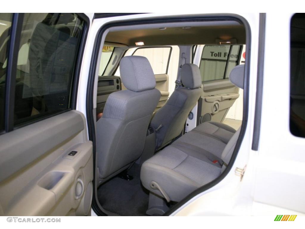 2006 Commander  - Stone White / Khaki photo #13