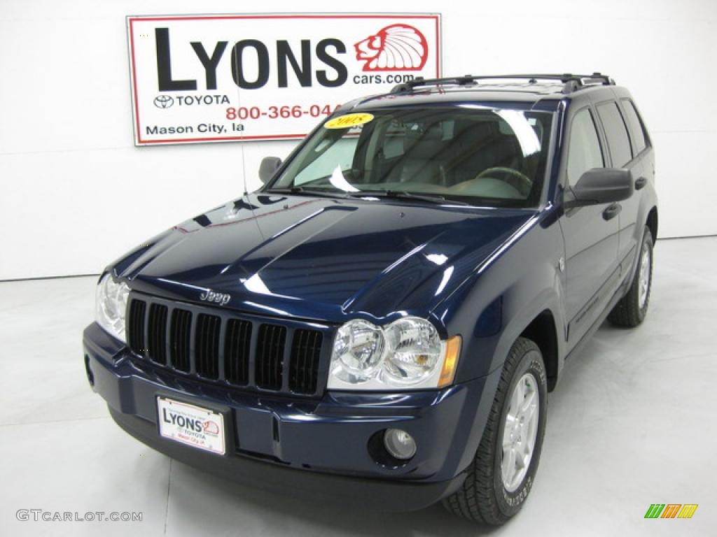 2005 Grand Cherokee Laredo 4x4 - Midnight Blue Pearl / Khaki photo #1