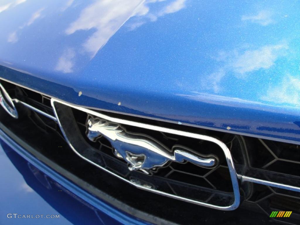 2006 Mustang V6 Premium Convertible - Vista Blue Metallic / Light Parchment photo #11