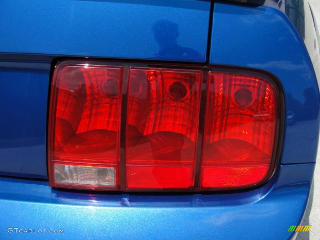 2006 Mustang V6 Premium Convertible - Vista Blue Metallic / Light Parchment photo #18