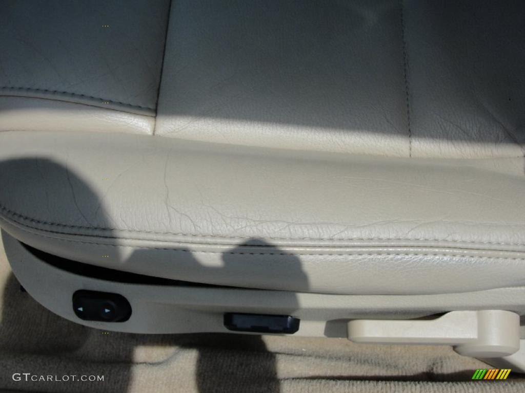 2006 Mustang V6 Premium Convertible - Vista Blue Metallic / Light Parchment photo #32