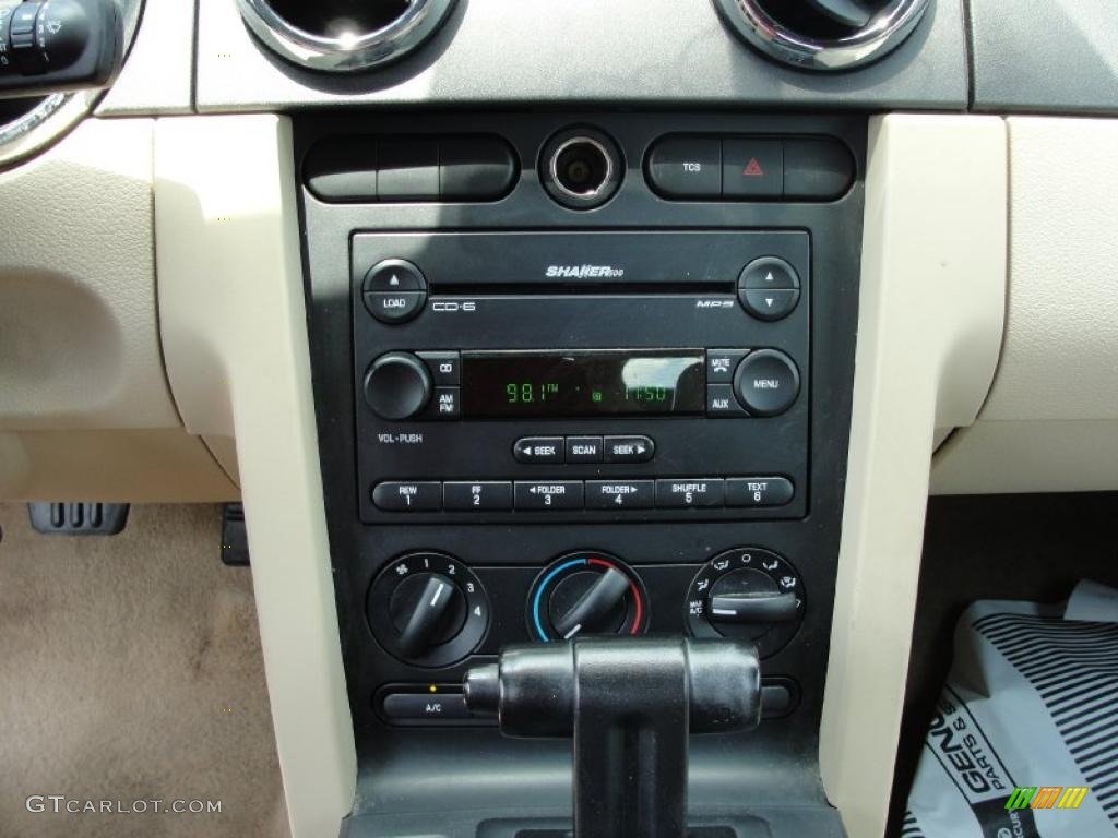 2006 Mustang V6 Premium Convertible - Vista Blue Metallic / Light Parchment photo #34