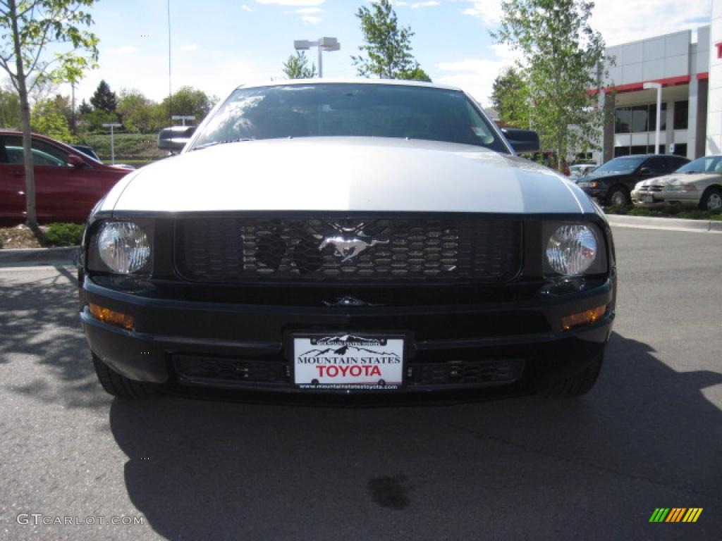 2007 Mustang V6 Deluxe Coupe - Black / Dark Charcoal photo #6