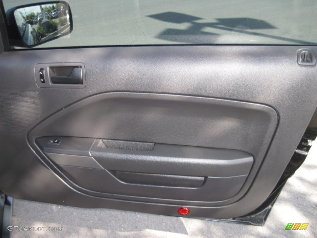 2007 Mustang V6 Deluxe Coupe - Black / Dark Charcoal photo #8