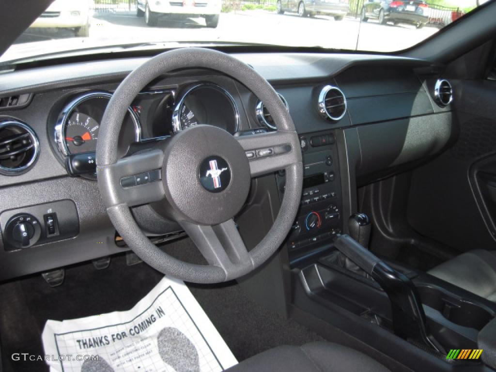 2007 Mustang V6 Deluxe Coupe - Black / Dark Charcoal photo #14