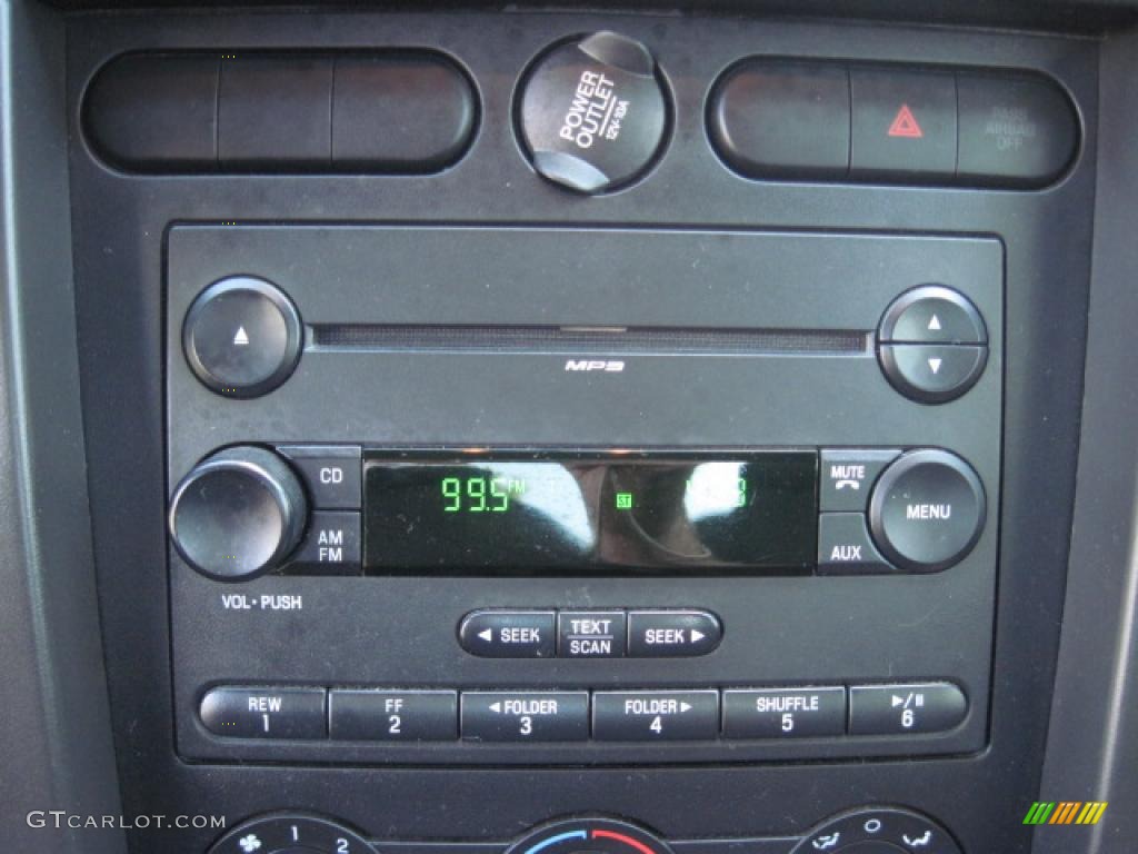 2007 Mustang V6 Deluxe Coupe - Black / Dark Charcoal photo #17