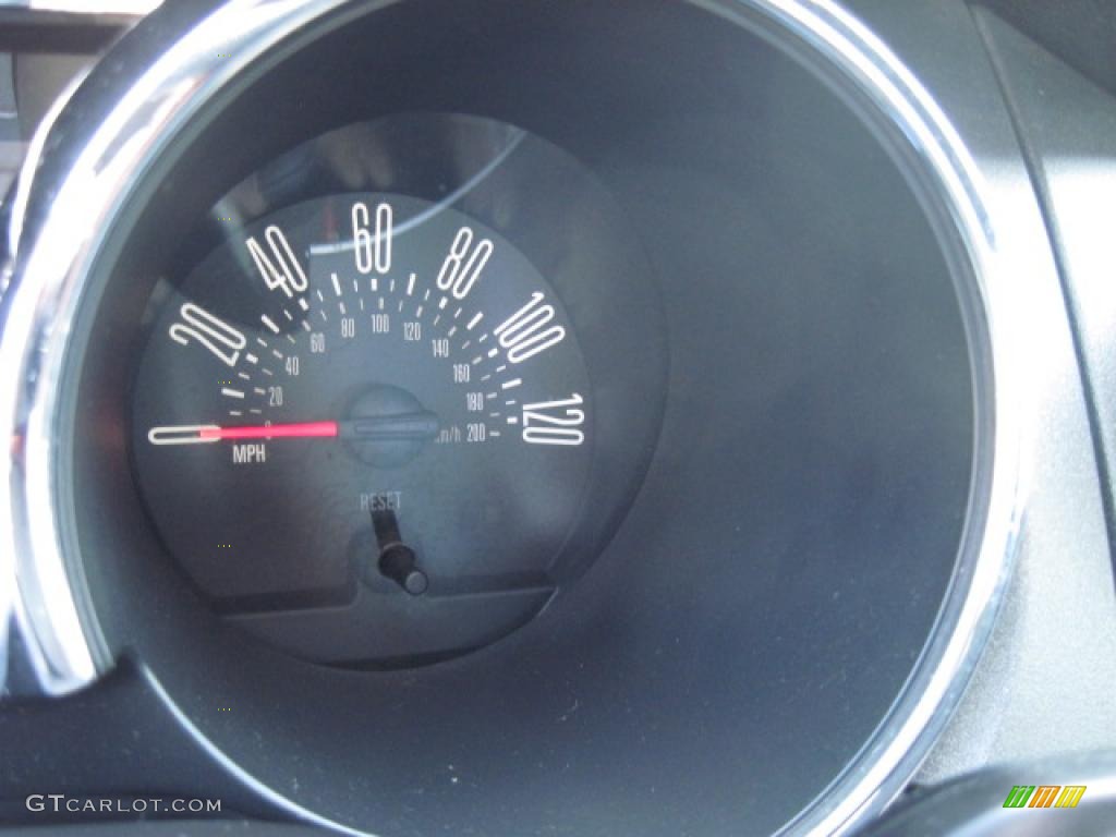 2007 Mustang V6 Deluxe Coupe - Black / Dark Charcoal photo #25