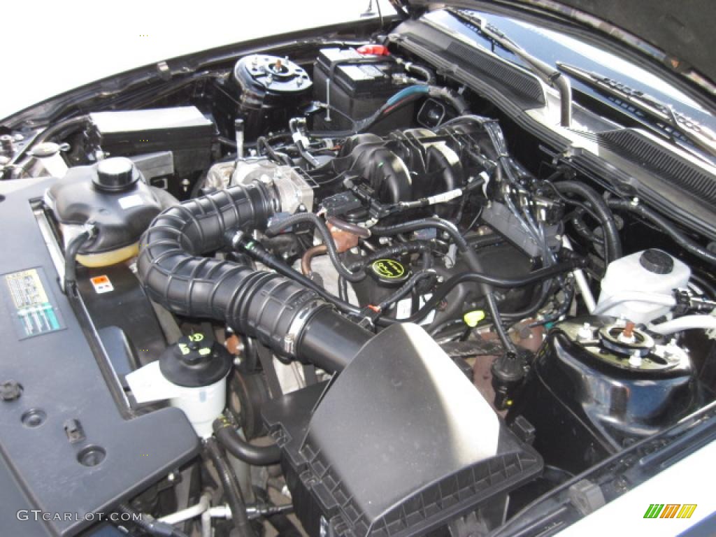 2007 Mustang V6 Deluxe Coupe - Black / Dark Charcoal photo #43