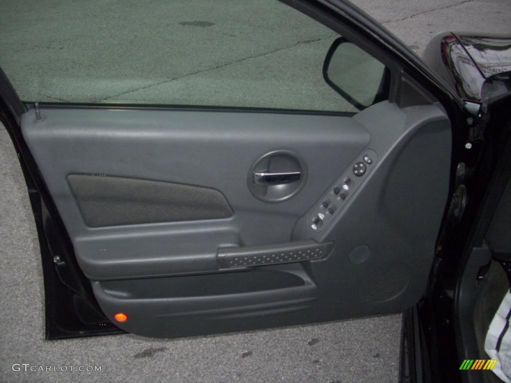 2004 Grand Prix GT Sedan - Black / Dark Pewter photo #9