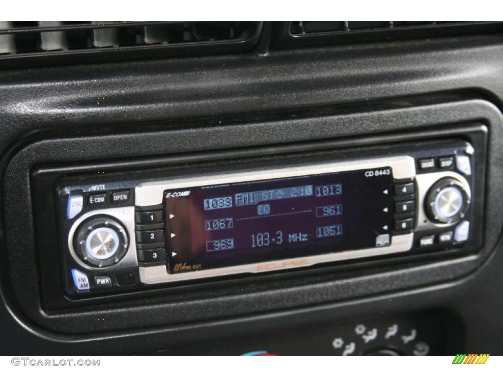 2004 Wrangler Rubicon 4x4 - Bright Silver Metallic / Dark Slate Gray photo #17