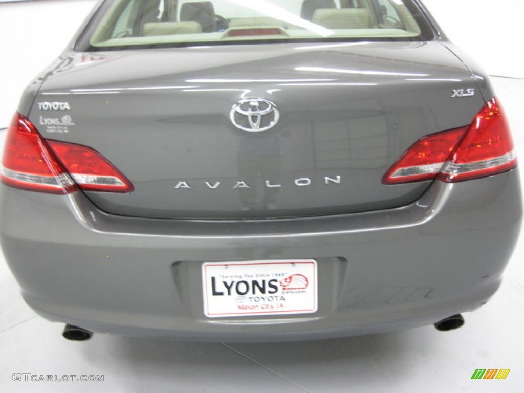 2007 Avalon XLS - Phantom Gray Pearl / Light Gray photo #13