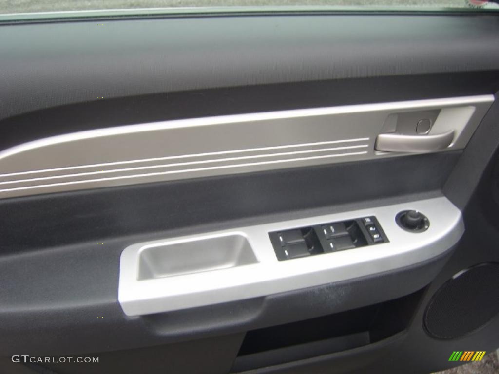2009 Sebring LX Sedan - Bright Silver Metallic / Dark Slate Gray photo #16