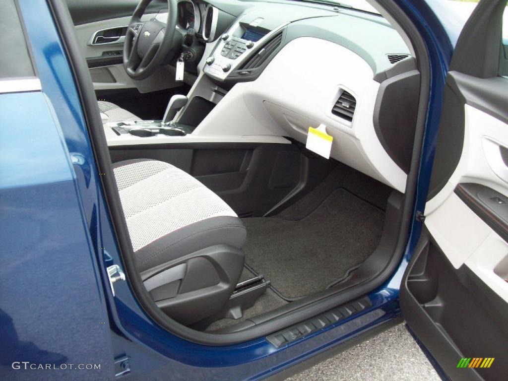 2010 Equinox LT AWD - Navy Blue Metallic / Jet Black/Light Titanium photo #18