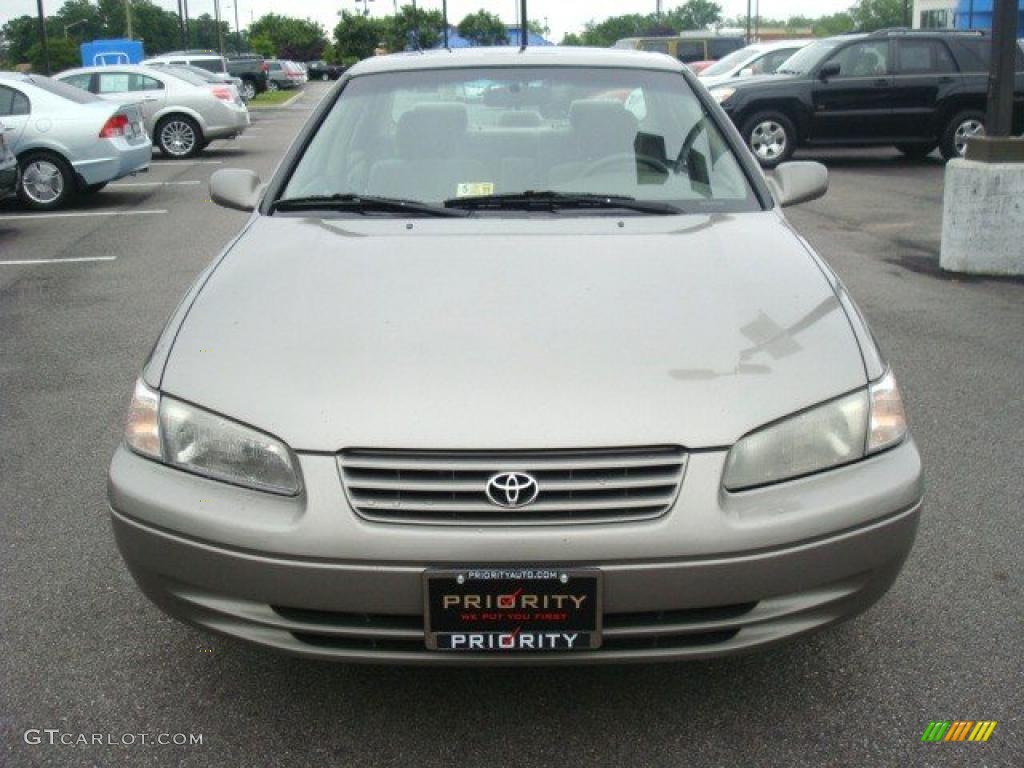 1997 Camry LE V6 - Cashmere Beige Metallic / Beige photo #9