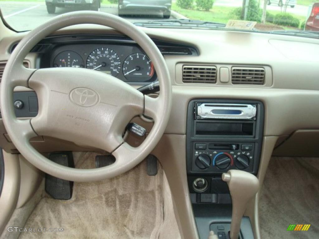 1997 Camry LE V6 - Cashmere Beige Metallic / Beige photo #12