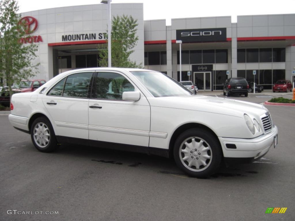 1998 E 320 Sedan - Glacier White / Grey photo #1