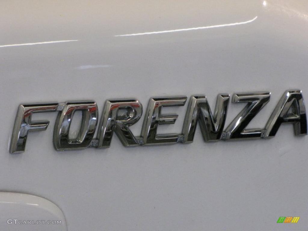 2007 Forenza Sedan - Absolute White / Grey photo #6