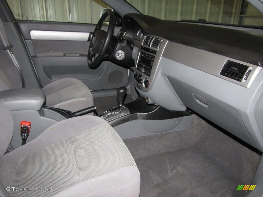 2007 Forenza Sedan - Absolute White / Grey photo #14
