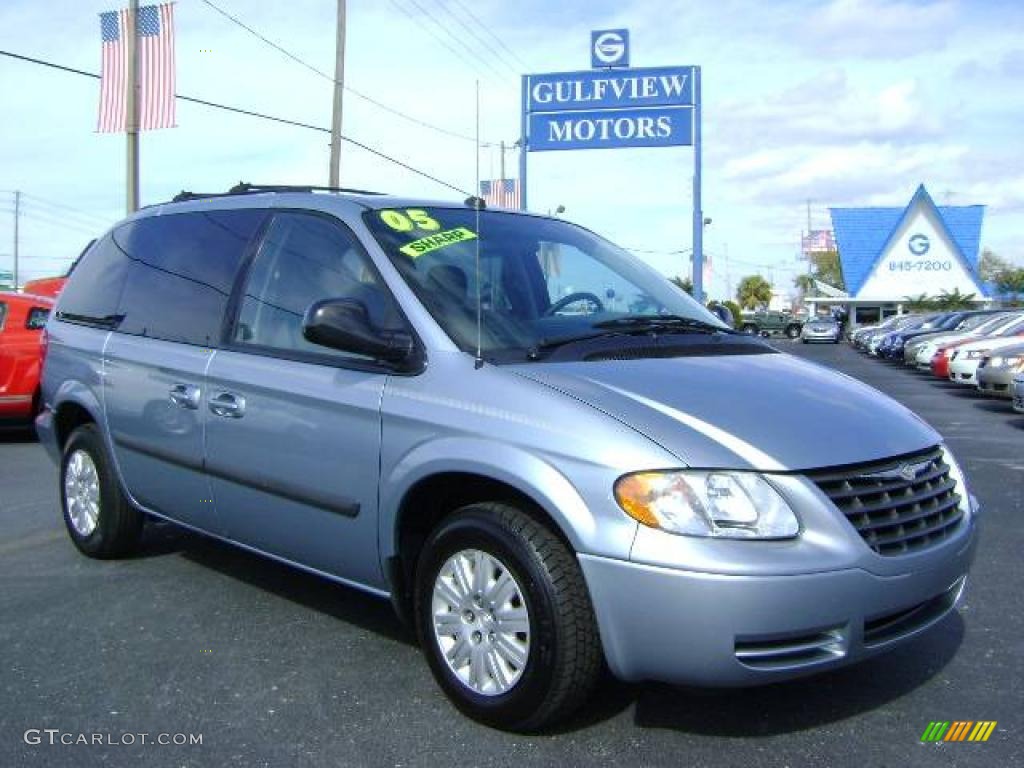 2005 Town & Country LX - Butane Blue Pearl / Medium Slate Gray photo #1