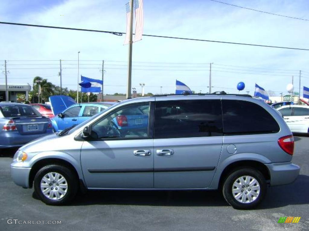 2005 Town & Country LX - Butane Blue Pearl / Medium Slate Gray photo #4