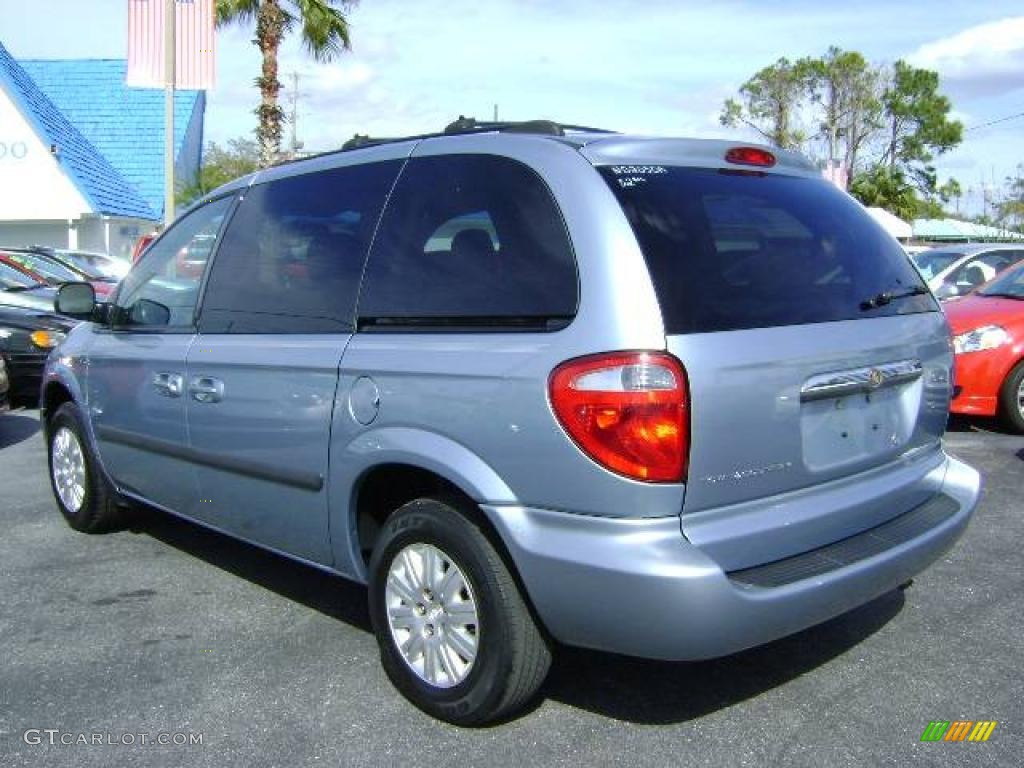 2005 Town & Country LX - Butane Blue Pearl / Medium Slate Gray photo #5