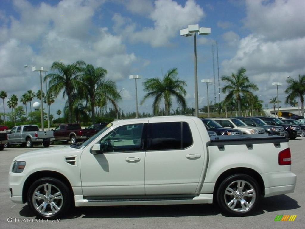 2008 Explorer Sport Trac Adrenalin - White Suede / Dark Charcoal photo #12