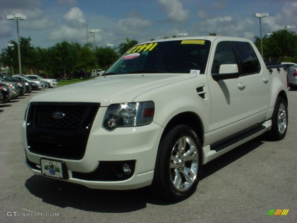 2008 Explorer Sport Trac Adrenalin - White Suede / Dark Charcoal photo #13