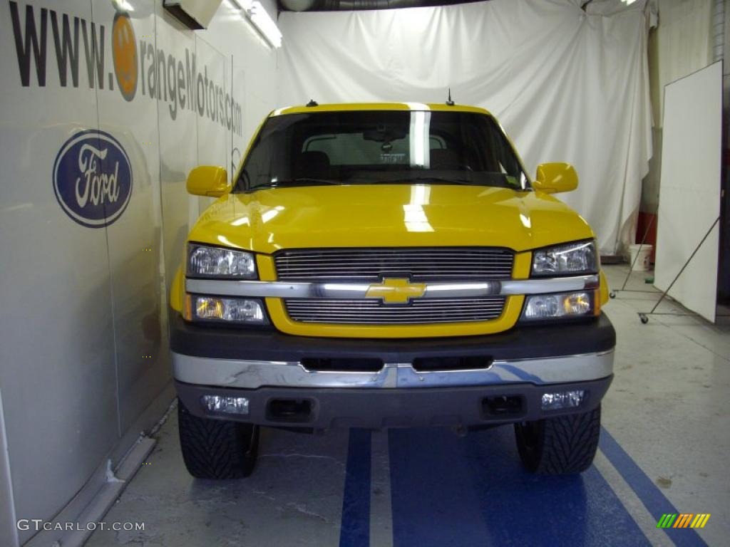 2003 Avalanche 1500 Z71 4x4 - Yellow / Dark Charcoal photo #2