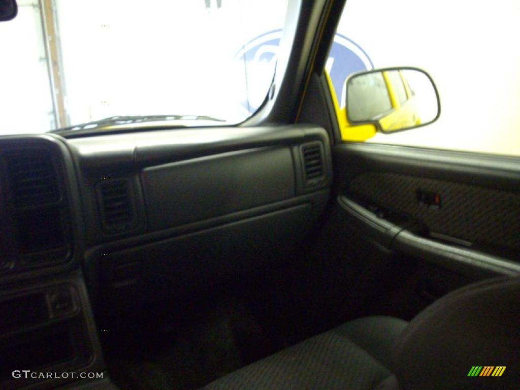 2003 Avalanche 1500 Z71 4x4 - Yellow / Dark Charcoal photo #10