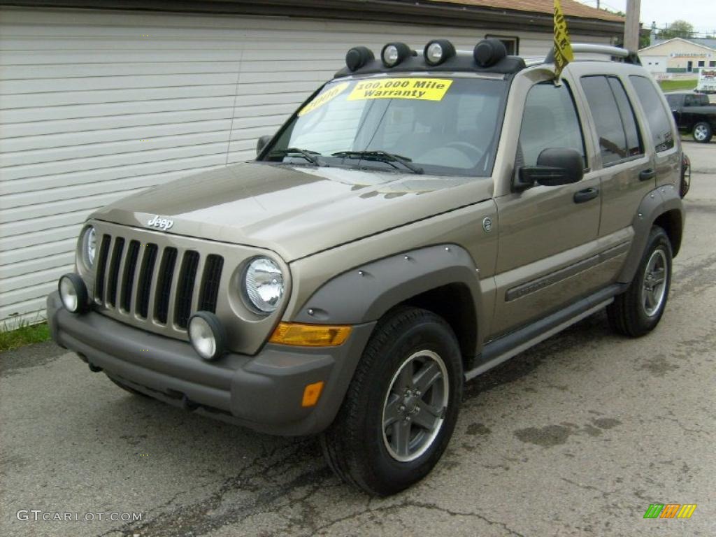 2006 Liberty Renegade 4x4 - Light Khaki Metallic / Dark Khaki/Light Graystone photo #1