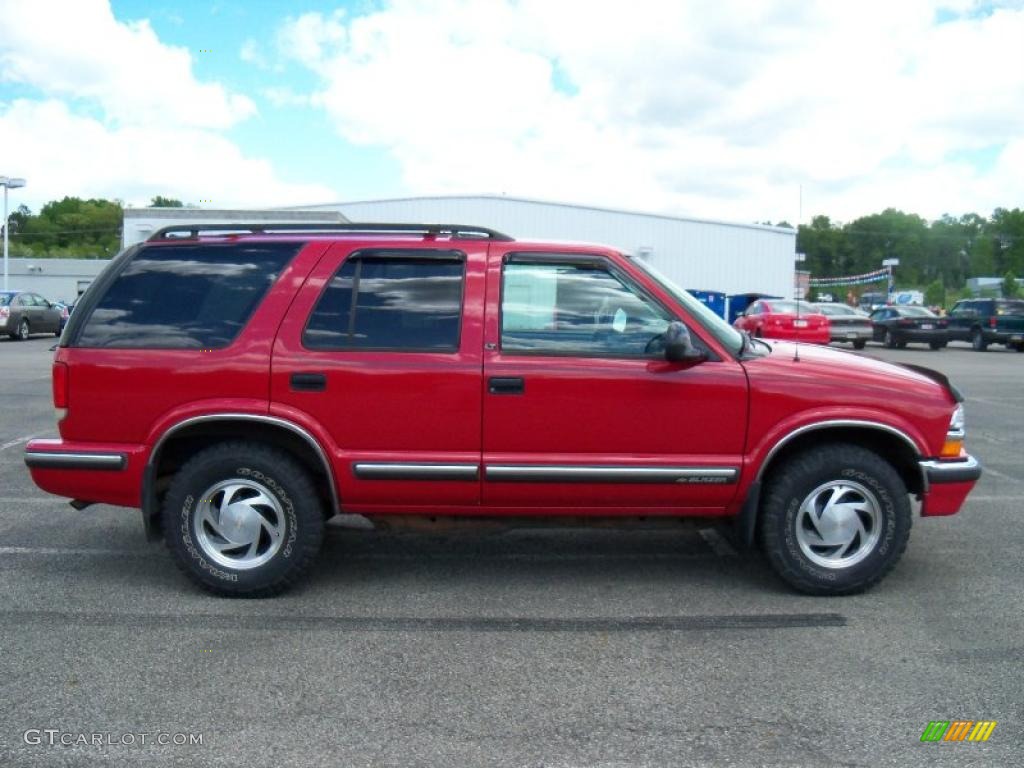 1998 Blazer LT 4x4 - Apple Red / Graphite photo #7