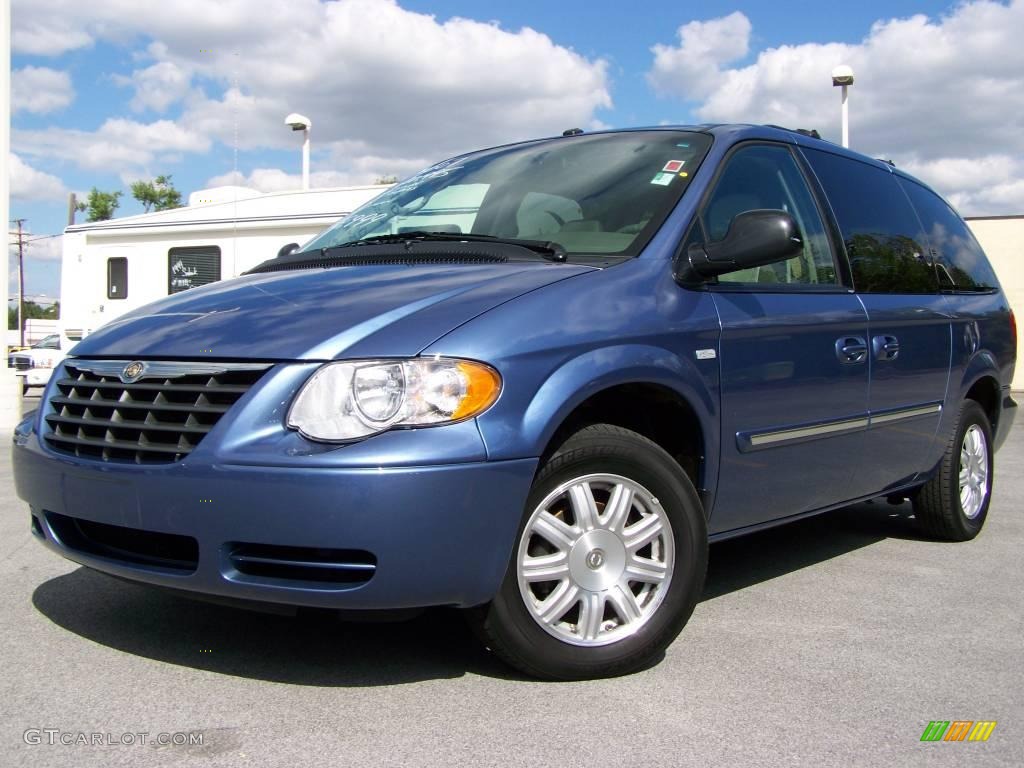 2007 Town & Country Touring - Marine Blue Pearl / Dark Khaki/Light Graystone photo #1