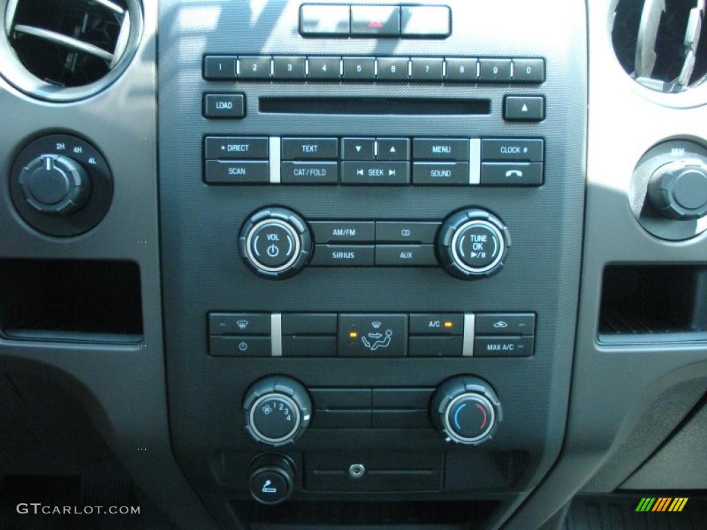 2010 F150 XL SuperCrew 4x4 - Ingot Silver Metallic / Medium Stone photo #9