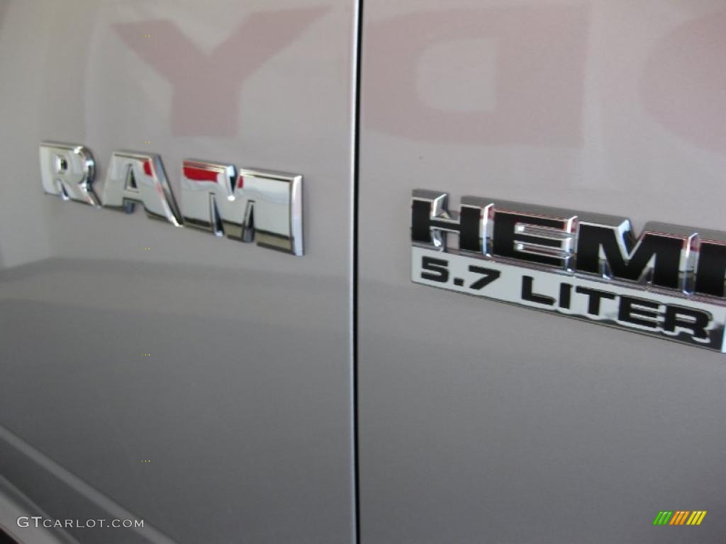 2010 Ram 1500 ST Quad Cab 4x4 - Bright Silver Metallic / Dark Slate/Medium Graystone photo #8
