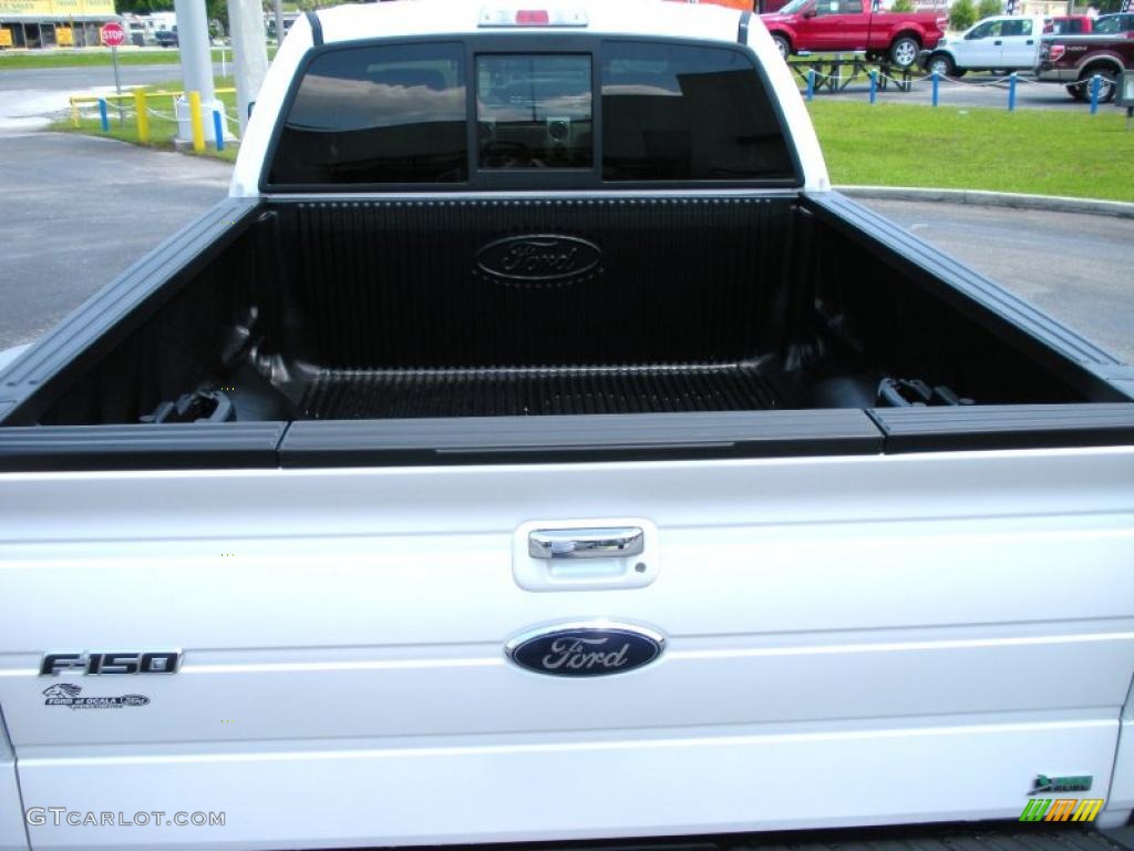 2010 F150 Lariat SuperCrew 4x4 - Oxford White / Tan photo #9