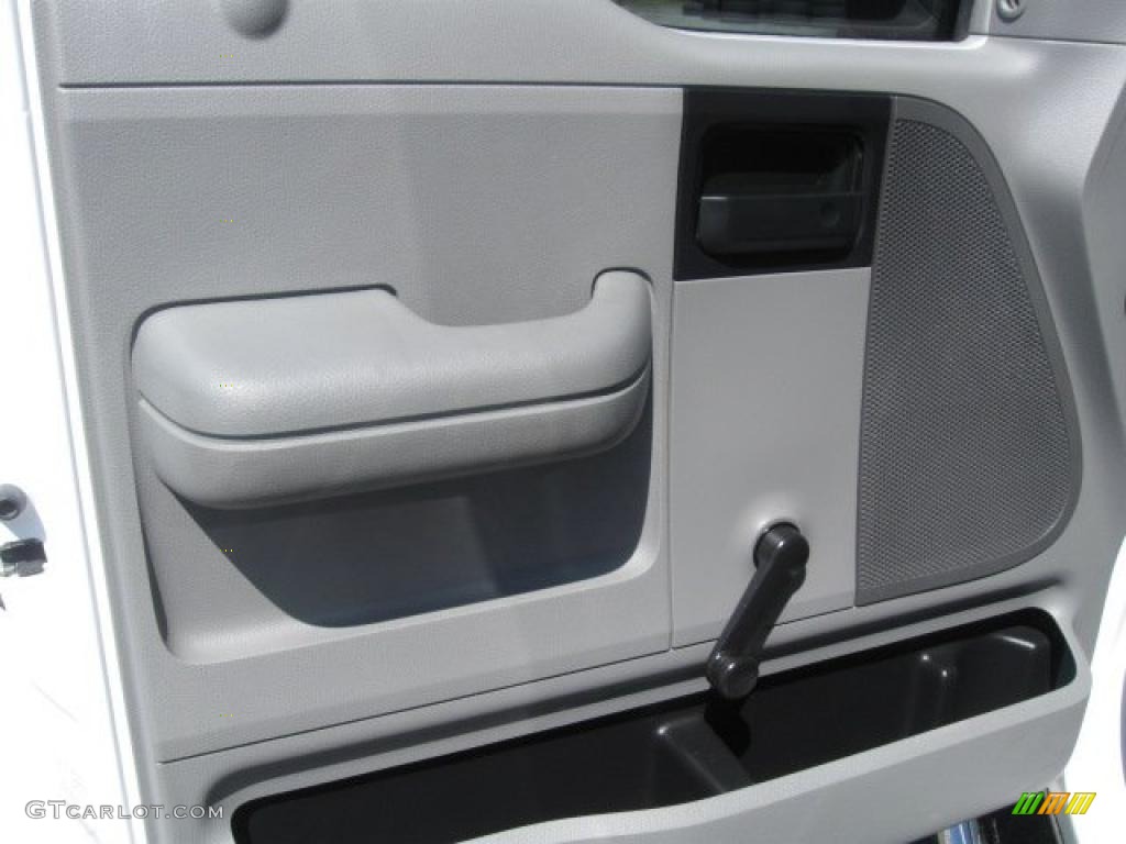 2006 F150 XL Regular Cab - Oxford White / Medium/Dark Flint photo #4