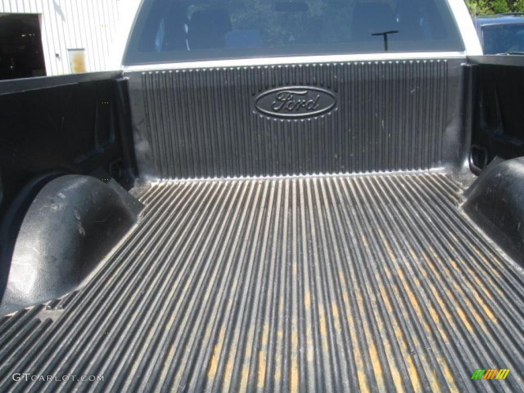 2006 F150 XL Regular Cab - Oxford White / Medium/Dark Flint photo #9