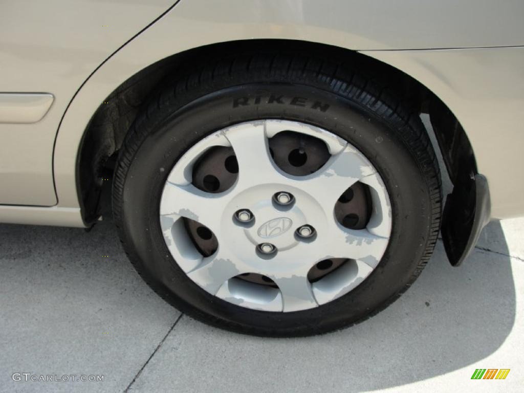 2002 Elantra GLS Sedan - Champagne Beige / Beige photo #12